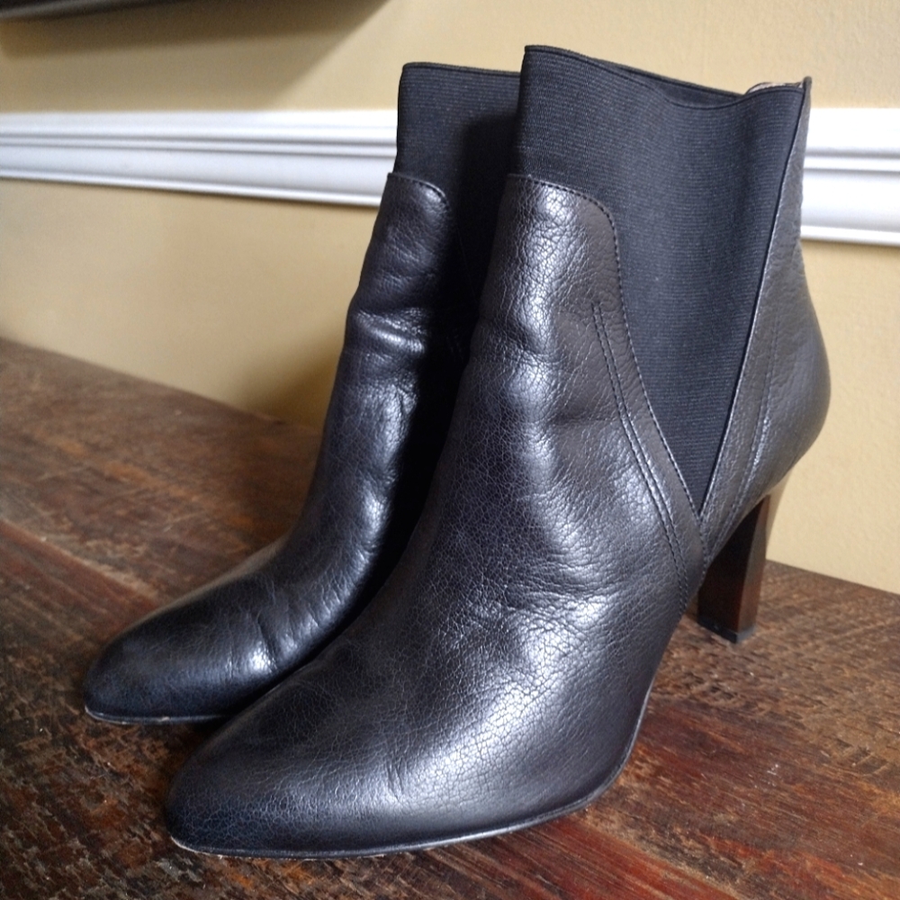 Donald Pliner Black Ankle Boots Size 9.5 - Picture 3 of 9